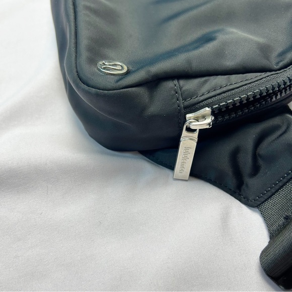 lululemon athletica Everyday Belt Bag - Picture 6 of 7